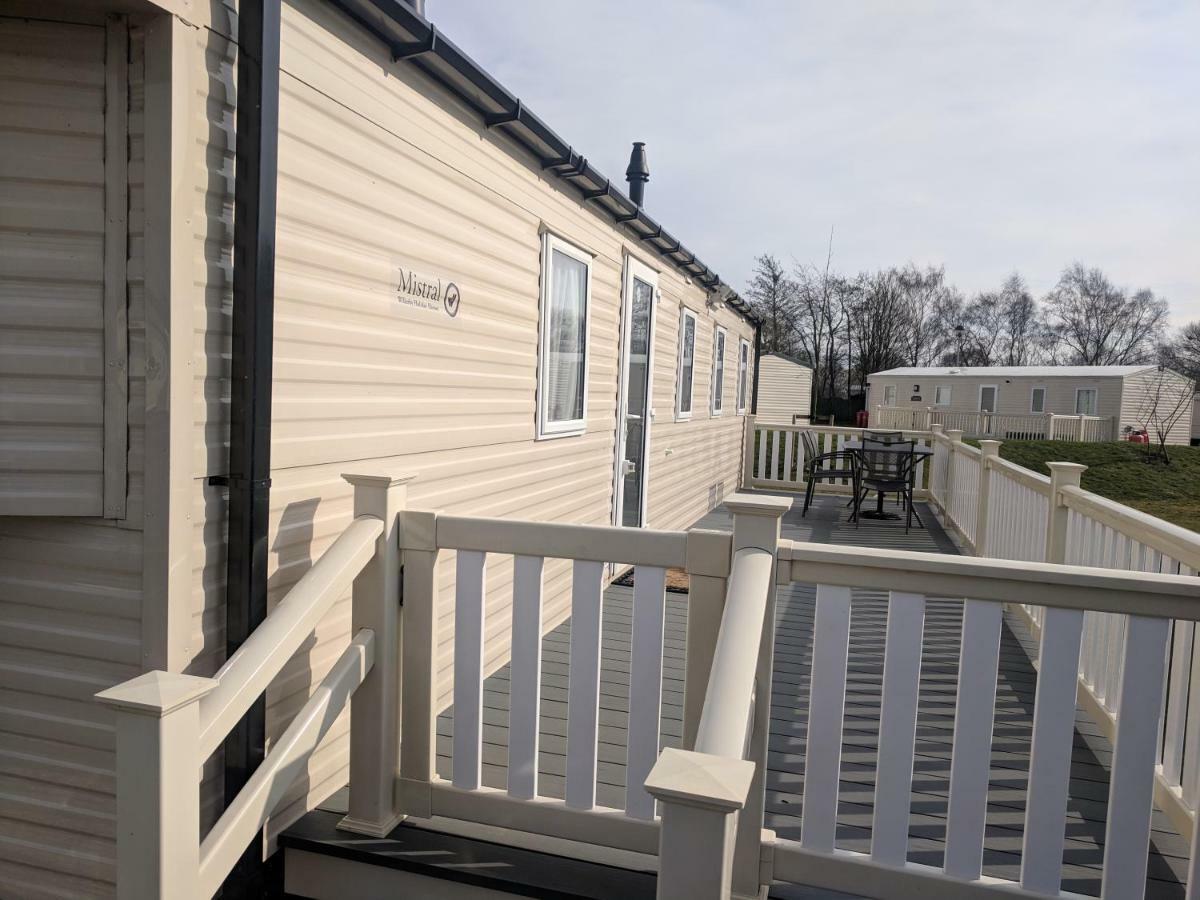 P&D'S Pearl Caravan At Tattershall Lakes Country Park Hotel Exterior foto